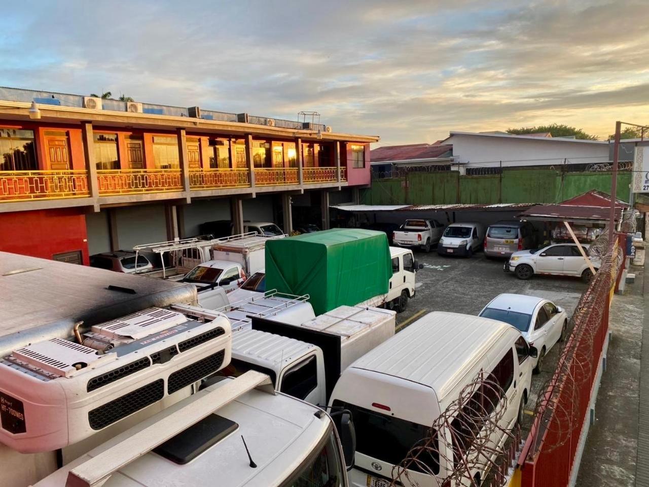 Hotel Costa Del Sol Puerto Limon Buitenkant foto