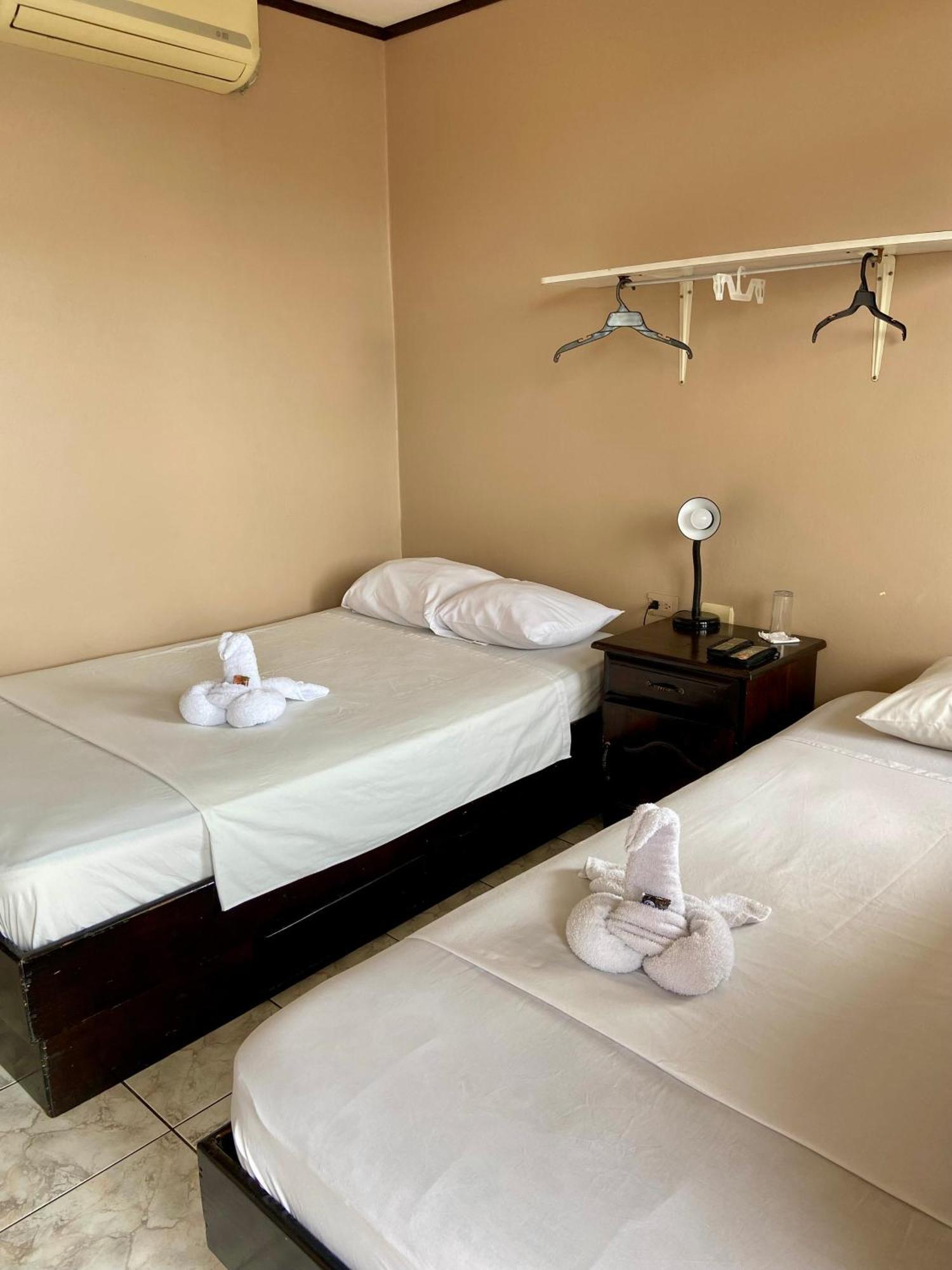 Hotel Costa Del Sol Puerto Limon Buitenkant foto