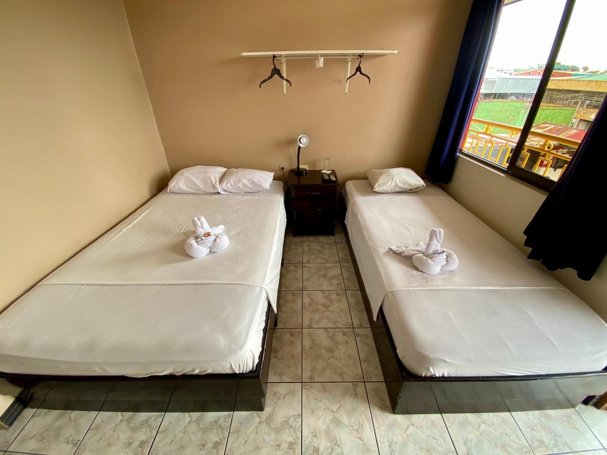 Hotel Costa Del Sol Puerto Limon Buitenkant foto